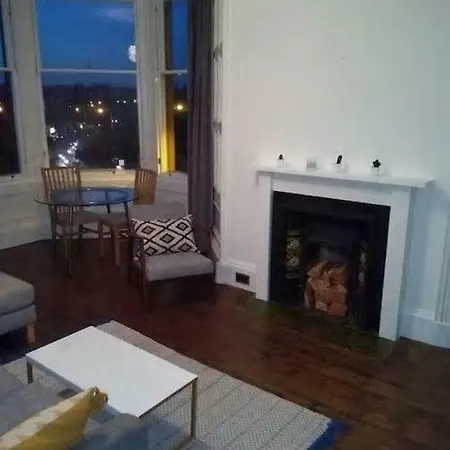 Διαμέρισμα Stylish 3br Apt In Beautiful Residential *