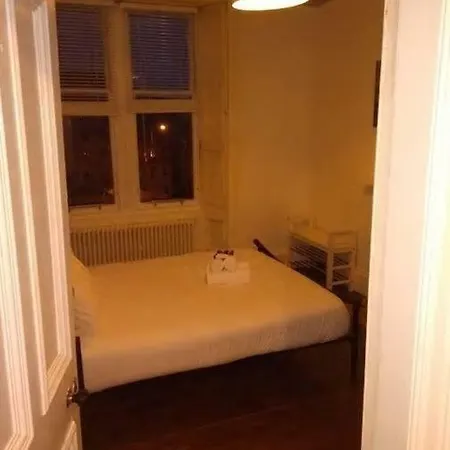 Stylish 3br Apt In Beautiful Residential