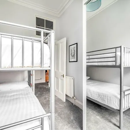 Spacious Apartment, Wifi, Nearby Free Parking Διαμέρισμα *