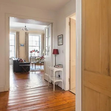 Διαμέρισμα Grand & Spacious With Wifi