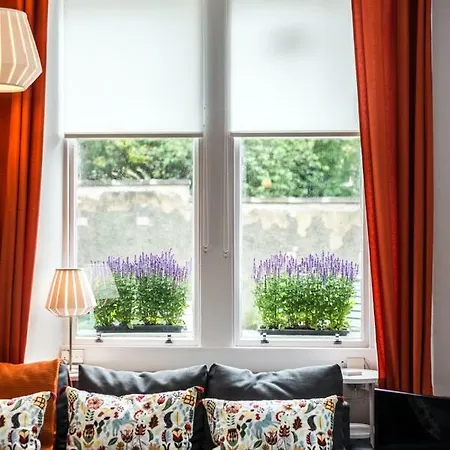 Ground Floor Comfortable Stockbridge Apt Appartement *