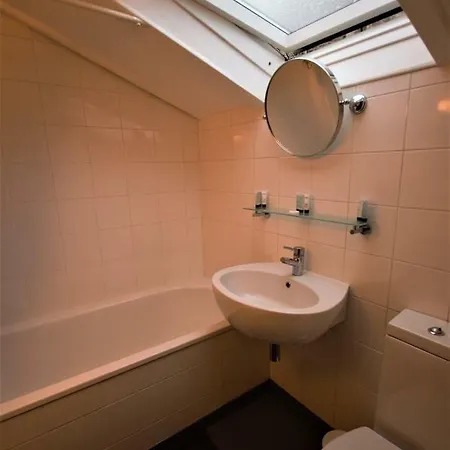 In City Center With Its Own Private Parking And Garden *