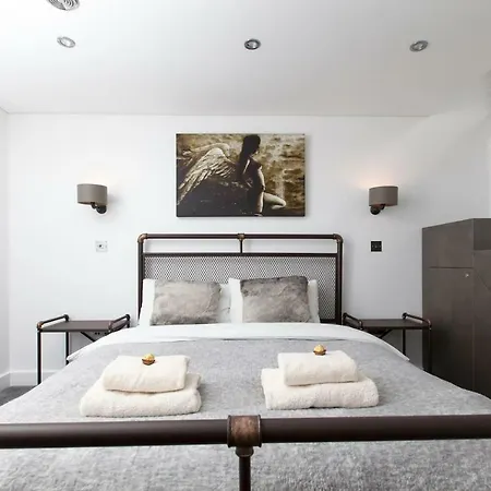 Industrial Flat On Caledonian Place