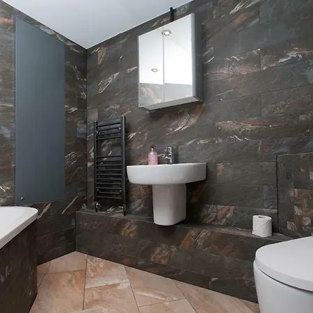 Industrial Flat On Caledonian Place Appartamento Edimburgo