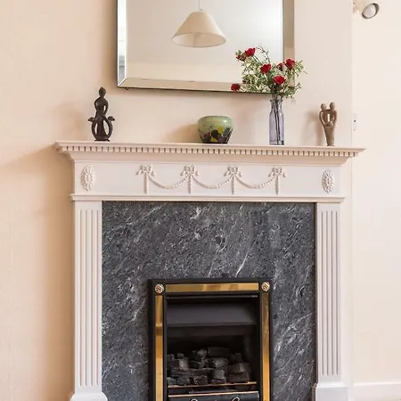 2-bedroom Old Town On Royal Mile *