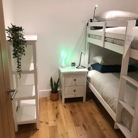 Appartement Bright 3 Bed Flat With Pool & Parking *