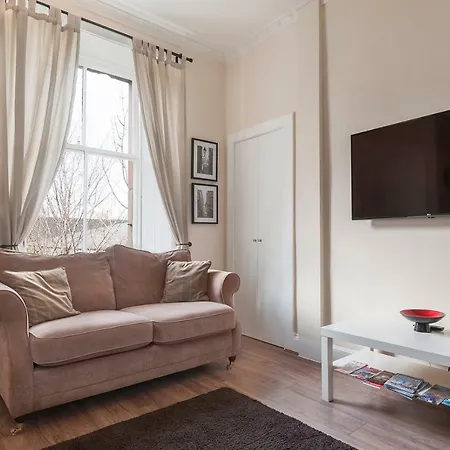 Spacious Leith Apartment, 5 Minutes From City Centre 公寓