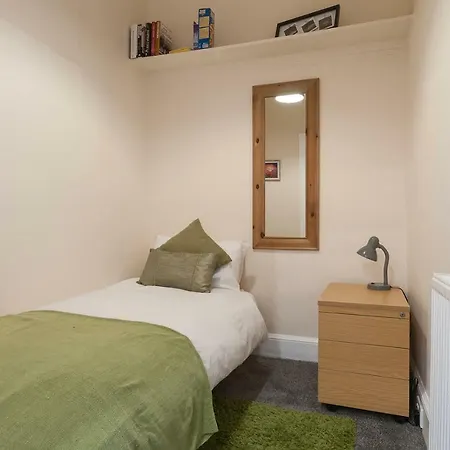 Spacious Leith Apartment, 5 Minutes From City Centre * 爱丁堡