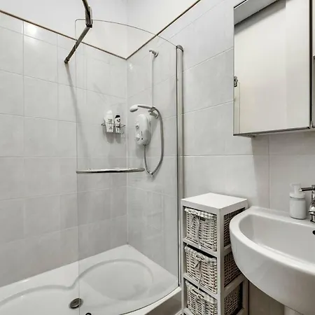 New Cosy Fresh City - Sleeps 4 Apartment