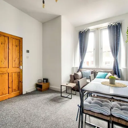 New Cosy Fresh City - Sleeps 4 * Edinburgh