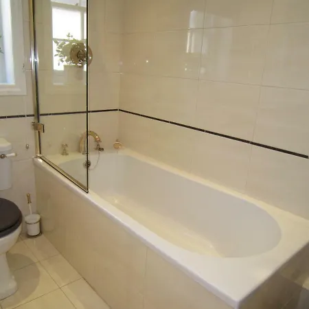 Georgian بيت ضيافة