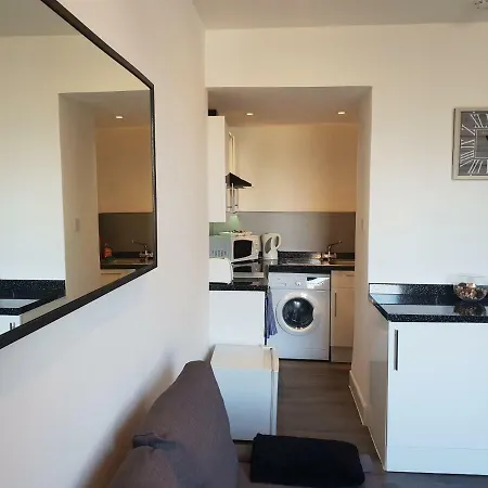 Stylish - Near Haymarket, Walk To Castle And Princes Street شقة *