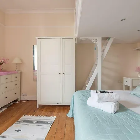 One Of A Kind, Quirky Near Haymarket! Apartamento Edimburgo