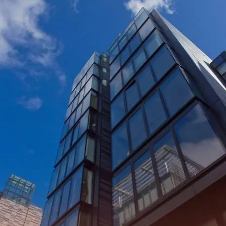 Metro Q-mile Apartment 3*