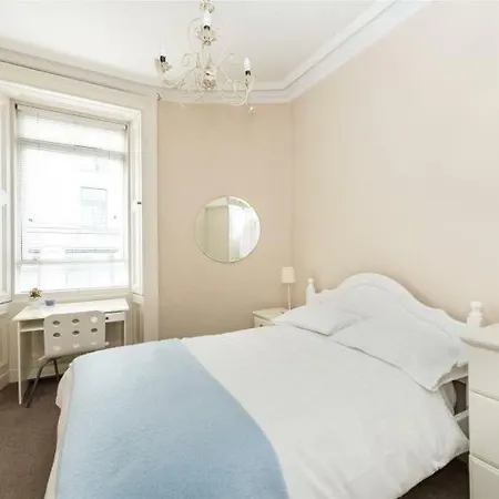Apartamento Gorgeous And Cozy Three-bedroom Flat In The Heart Of *