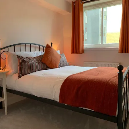 Spring Gardens Apartment Edinburgh