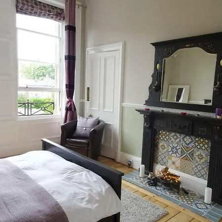 The Turret, A Lovely Period Flat In Bruntsfield Edinburgh