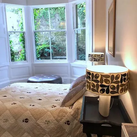 شقة Spacious Four-bedroom Ground Floor City Centre