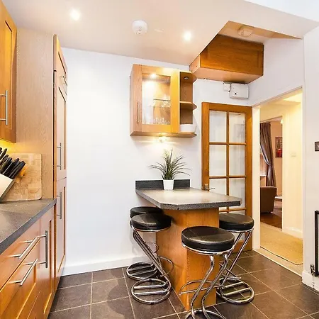 Apartment Central Main Door Cottage - Private Garden - 5 Mins From Princes Street