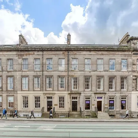 City Centre - 4 Bed Flat *