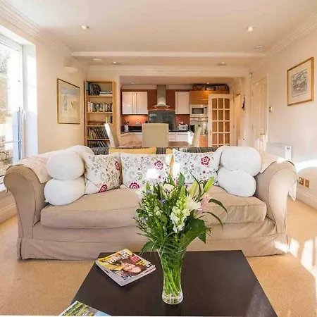 Luxurious Near City Centre Edinburgh