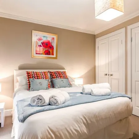 Apartment Contemporary 2 Bed In The City Centre Edinburgh