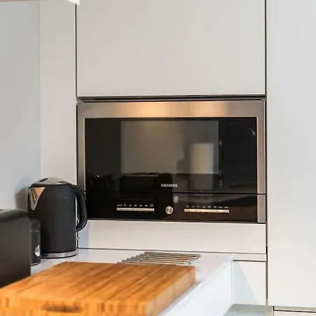 Contemporary 2 Bed In The City Centre