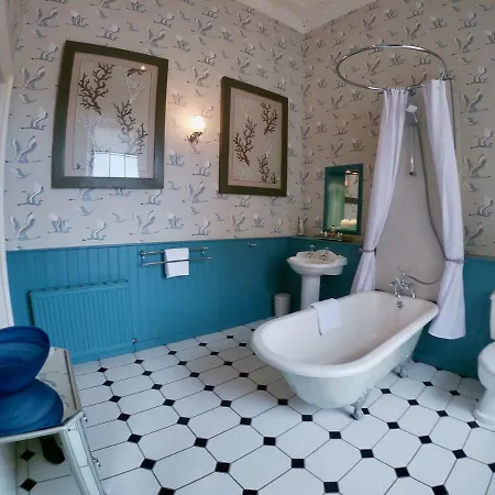 Escape To @ Albyn Place Апартаменты *