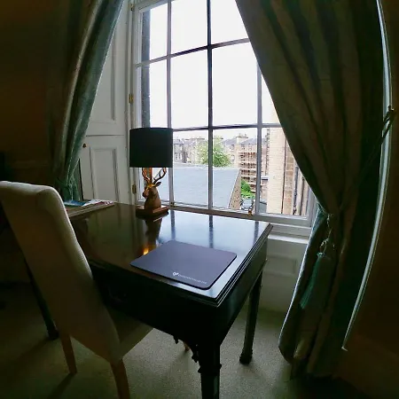 Escape To @ Albyn Place