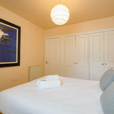 2 Bedroom Central With Stunning Castle View