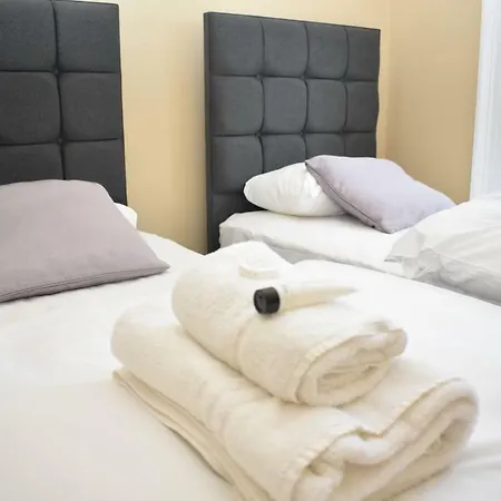 Apartamento Spacious 2br Flat 10 Mins Away From City Center Edimburgo