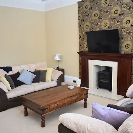 Spacious 2br Flat 10 Mins Away From City Center Edimburgo
