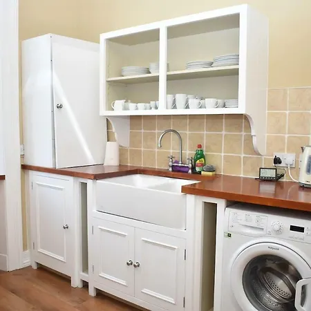 Spacious 2br Flat 10 Mins Away From City Center Apartamento Edimburgo