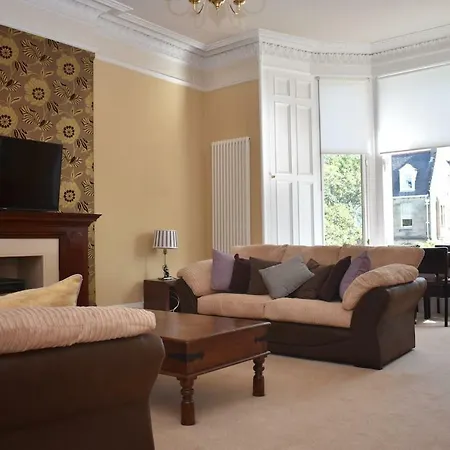 Spacious 2br Flat 10 Mins Away From City Center Apartamento Edimburgo