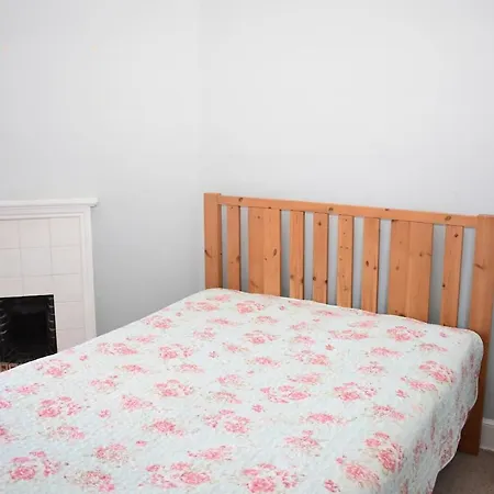 Spacious 2 Bedroom Flat In Lovely Stockbridge *