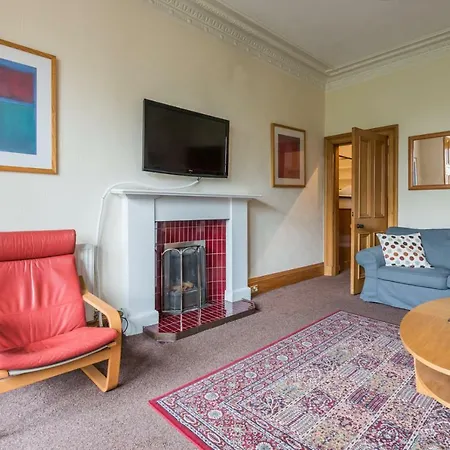 3 Bed Overlooking Meadows Park * Edinburgh