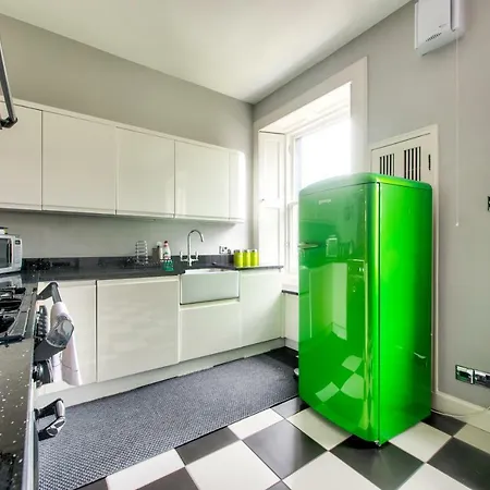 公寓 Stylish & Modern 3br Apartment, Free Parking