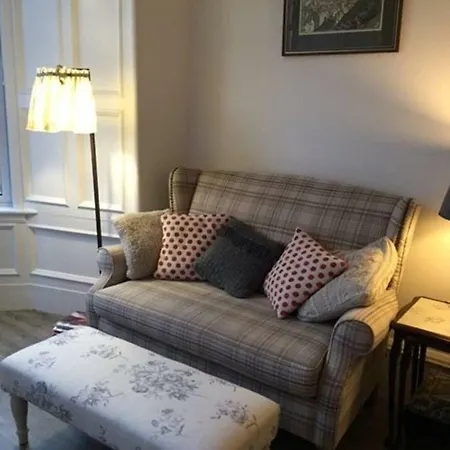 5 Star Beautiful & Vintage, Spacious In Chic Location! Апартаменты *