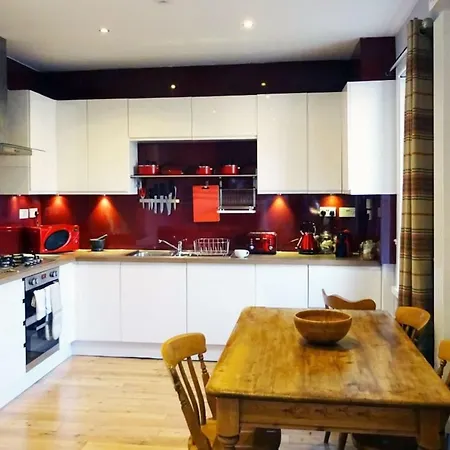 *new* Central Edinburgh, Historic 2br Appartamento Edimburgo