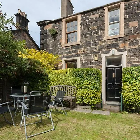 Central Main Door Cottage - Private Garden - 5 Mins From Princes Street * Edinburgh