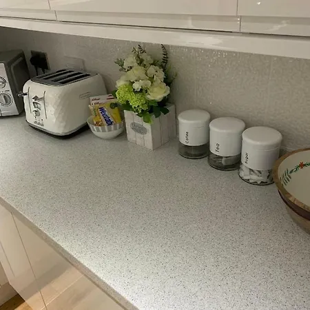 Newly Renovated In New Town Appartement *