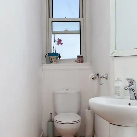 Appartamento By The Sea- 1 Bed Seaside Delight *