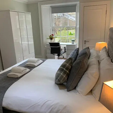 Newly Renovated In New Town Edinburgh