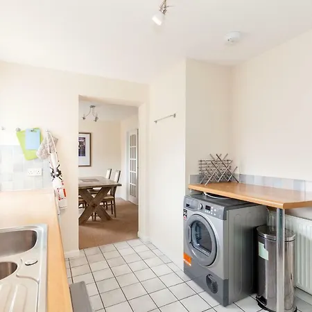 Apartment Centre *