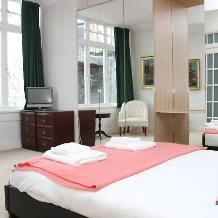 Apartment The Nest At Ramsay Garden Edinburgh
