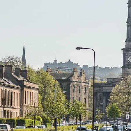 Vintage Apt, Pvt Garden, Wifi, New Town Apartment Edinburgh