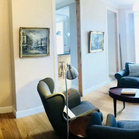 Spacious 2 Bed Next To Royal Mile & Waverley Lejlighed EDI