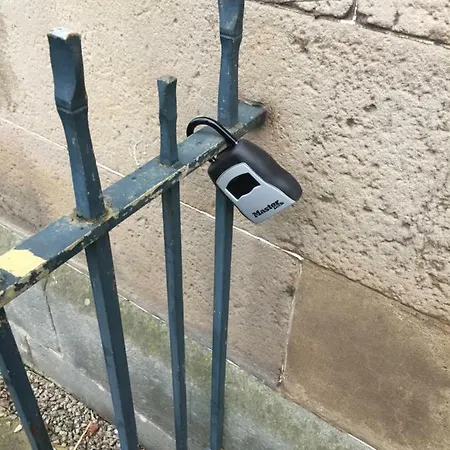 Daire Convenient With Free Parking Edinburgh