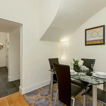 Rothesay Place Apartment *