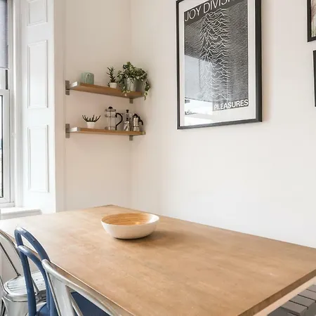Fashionable And Spacious Portobello Apartment *